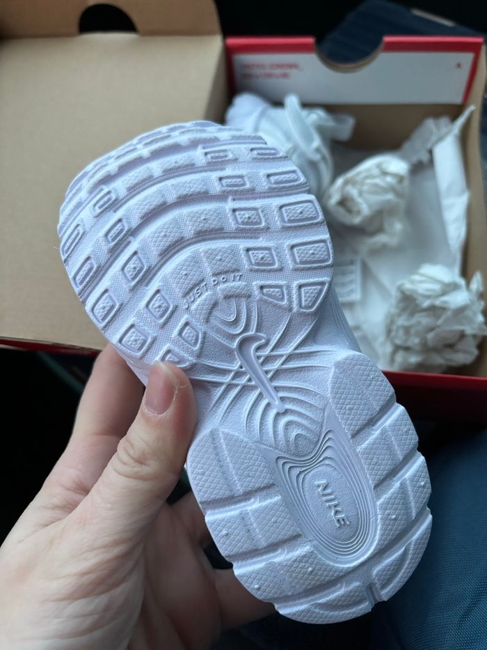 Chaussure Nike bébé - photo numéro 1