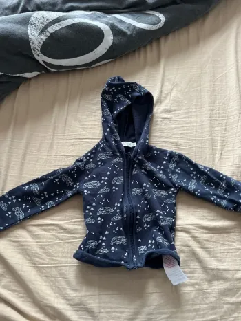 Pull zip à capuche