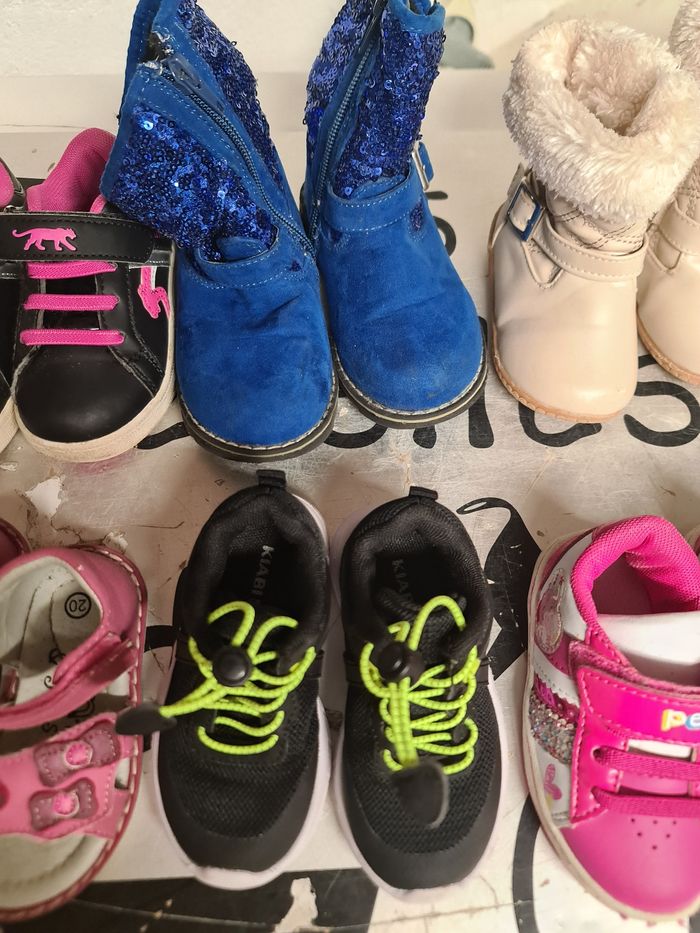 Lot de chaussures fille très bon état et bon état du 20 au 24 - photo numéro 3