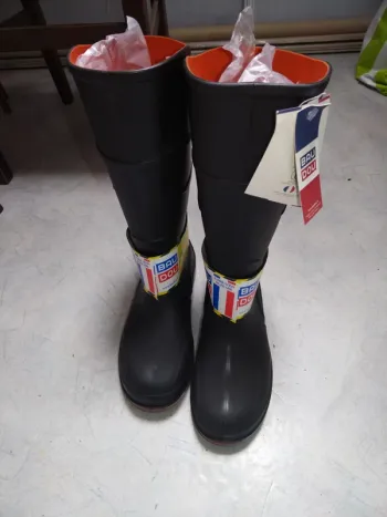 Botte de sécurité professionnelle neuve taille 44