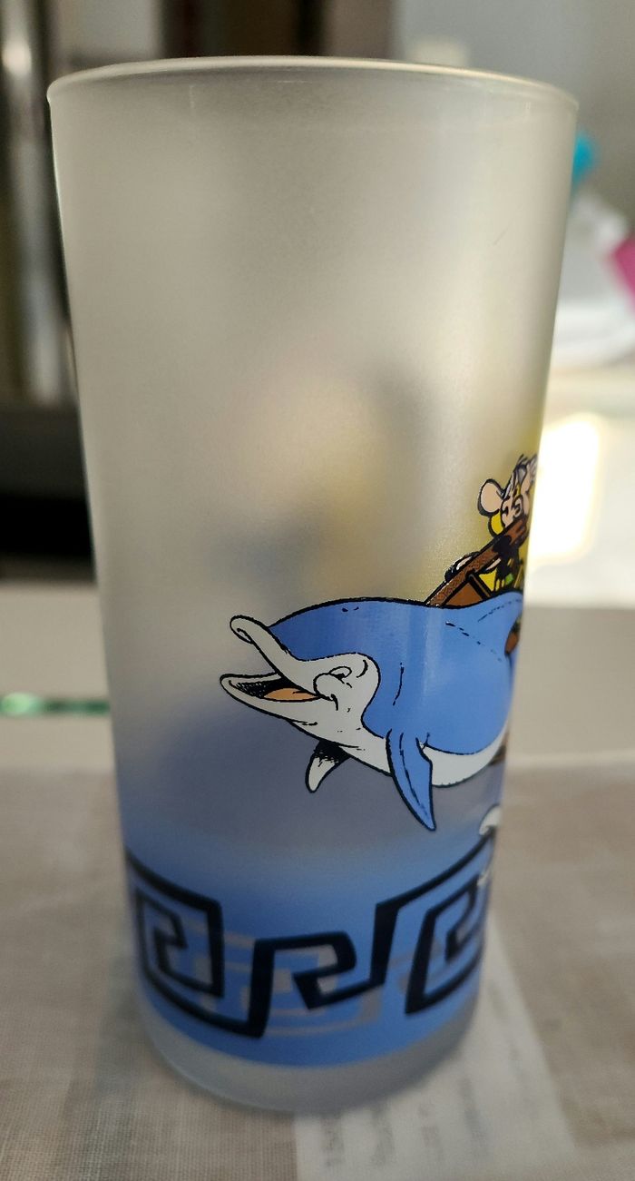 Verre Asterix avec dauphin - photo numéro 3