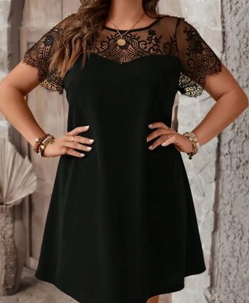 Robe noire dentelle – Taille 50 – Neuve