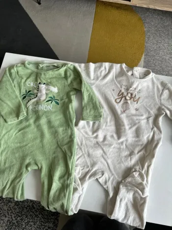 Lot 9 pyjama hiver 18 mois