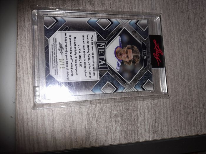 Carte avec autographe de luka modrić  le prix est négociable dans la limite du raisonnable je suis ouvert au offre cordialement yovann - photo numéro 3