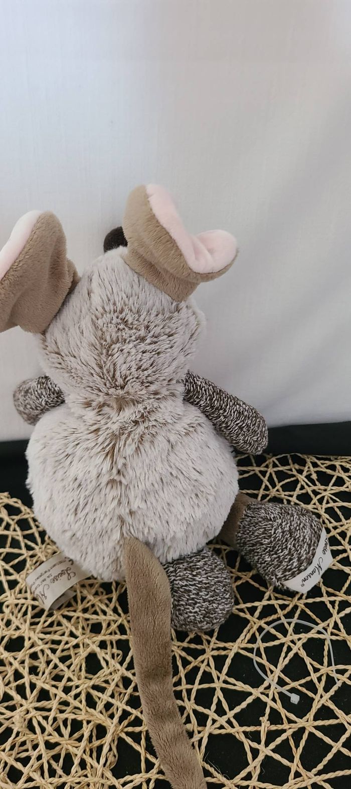 SOURIS FILLE NAHIA MARRON AVEC GROS COEUR ROSE Louise Mansen - photo numéro 3