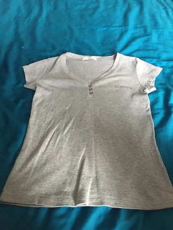 t-shirt gris
