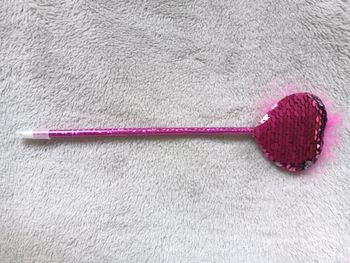 Crayon coeur sequin fushia