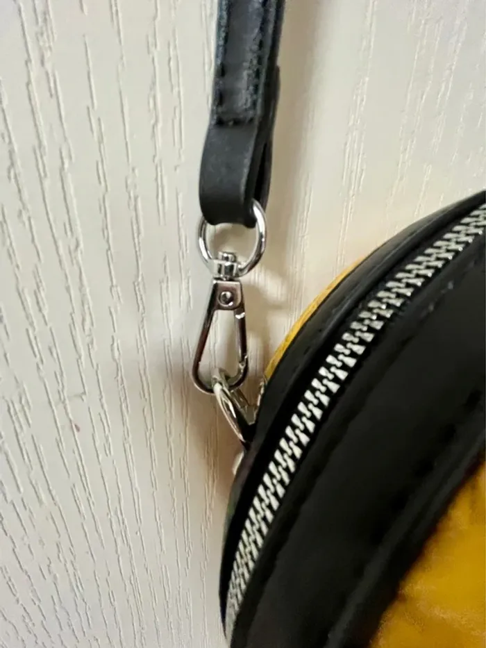 Sac original rond et jaune motif crocodile - marque élégance - photo numéro 10