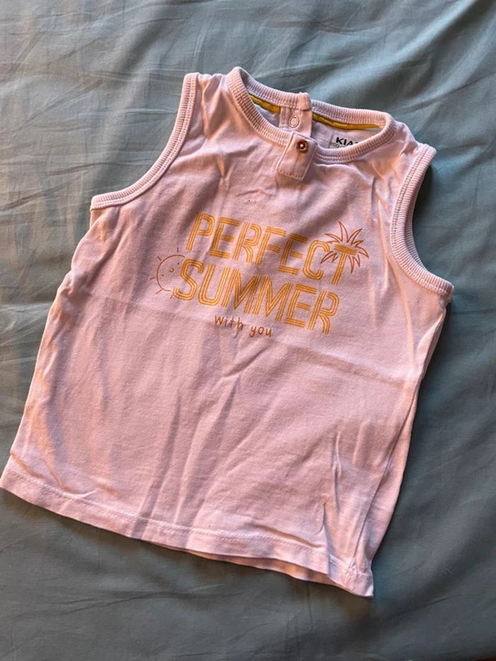 Lot de 4 marcels 18 mois - dont deux avec un petit accro - photo numéro 4