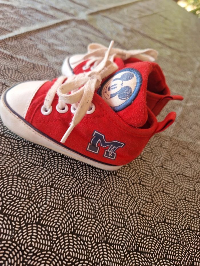 Chaussures bebe Mickey rouges trop stylees - photo numéro 5