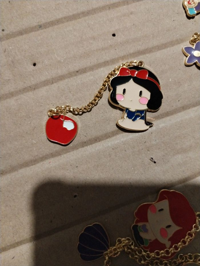 Pin's Disney princesses