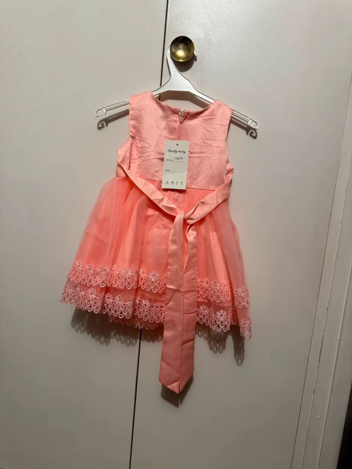 Robe festive saumon pour bébé - photo numéro 2