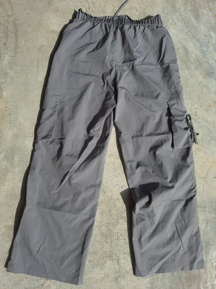 Pantalon cargo ample gris - photo numéro 4