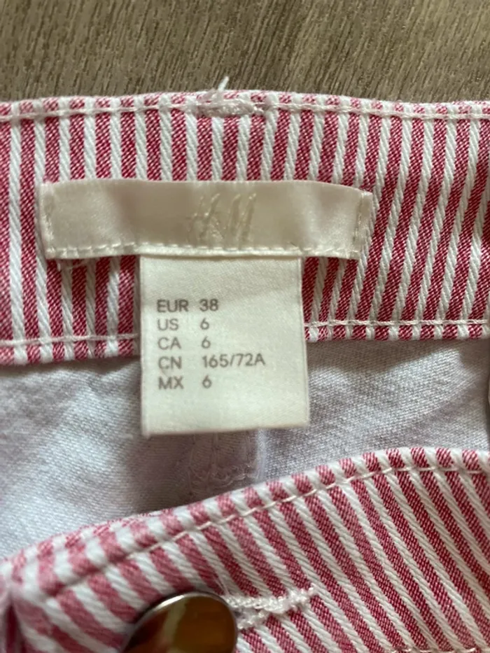 Short à fines rayures - photo numéro 6