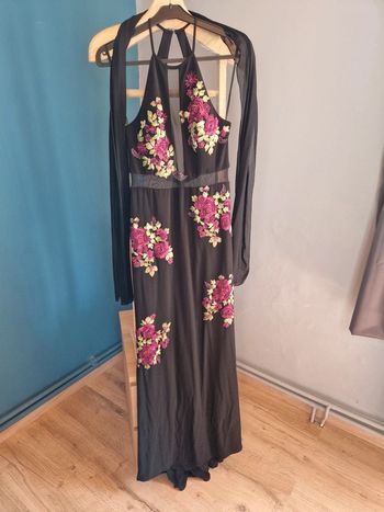 Robe de soirée 40 neuve + chale