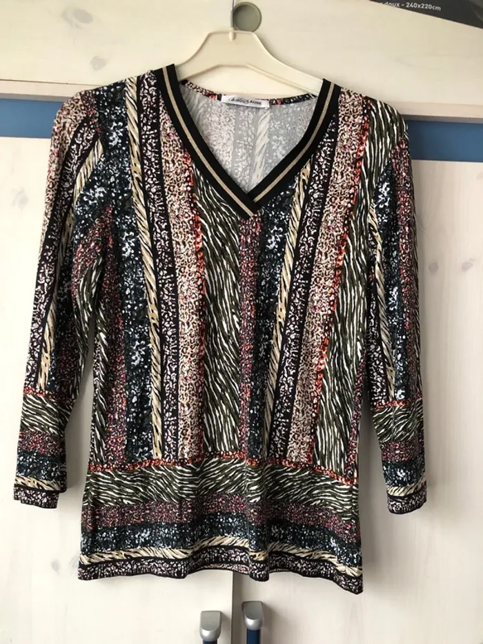 Joli haut Christine Laure taille 1 60 cm