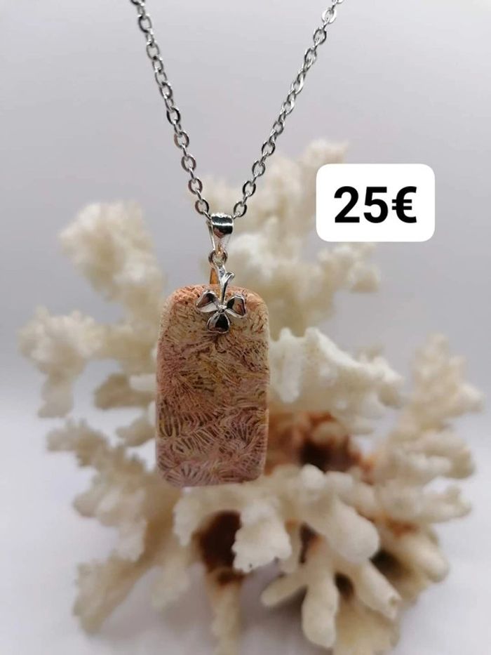 Pendentif Corail Fossilisé