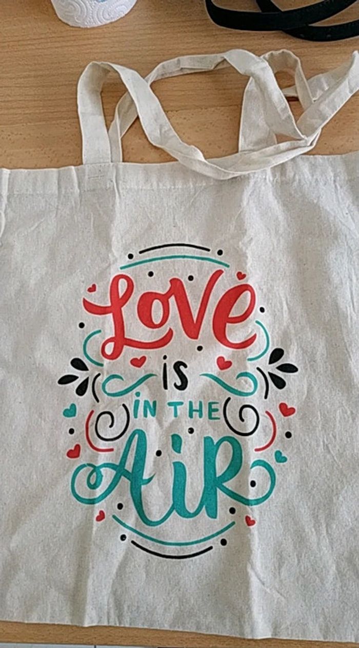 Tote bag Love is in the air - photo numéro 2