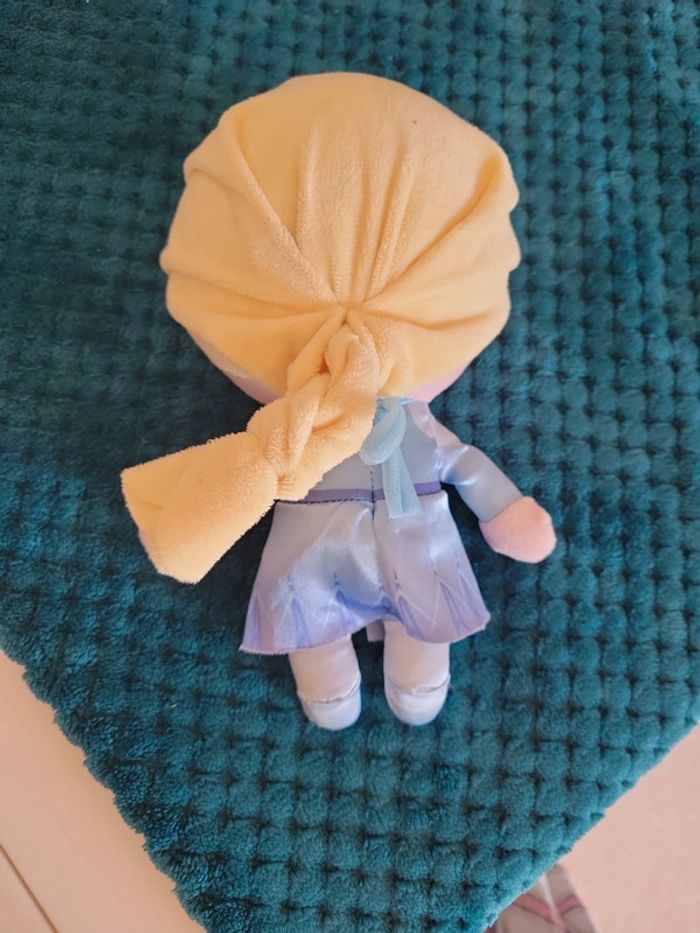 Peluche poupée  reine des neiges - photo numéro 3