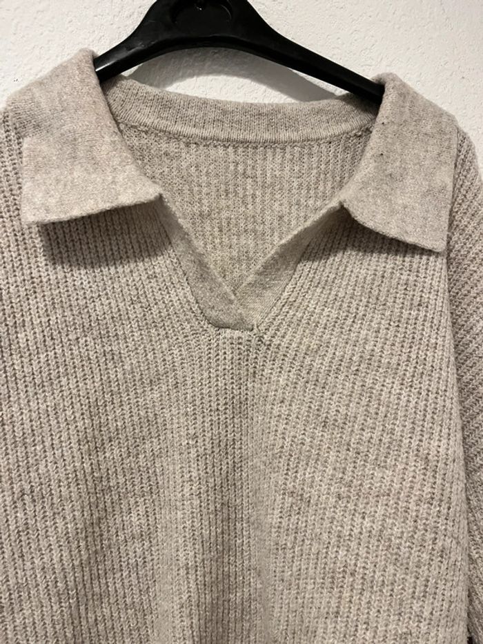 Pull beige col V - photo numéro 2