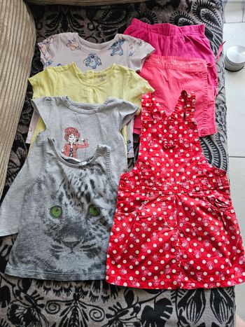 Short et tee shirt taille 24 mois