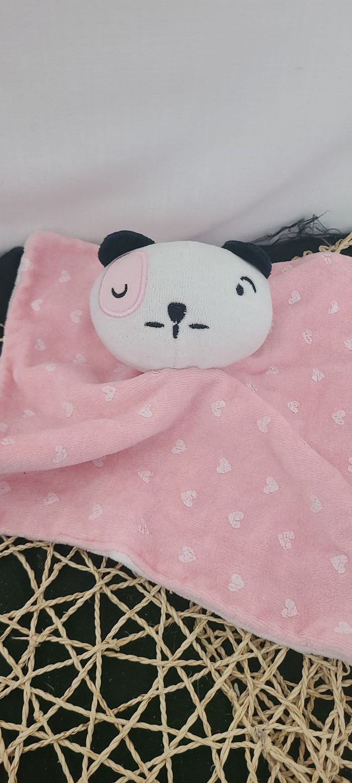 Doudou plat chat SIPLEC cocard motif coeur rose et blanc
