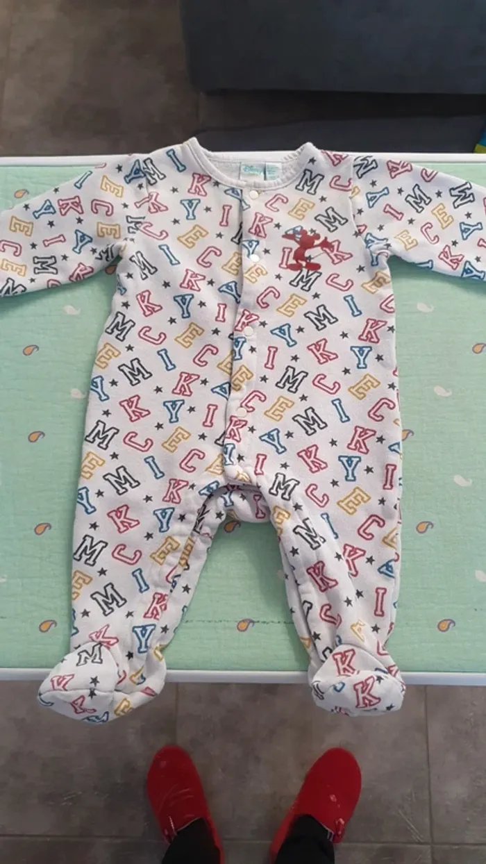 Pyjama 6 mois disney