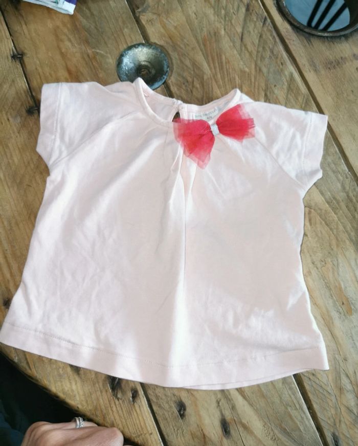 T-shirt.