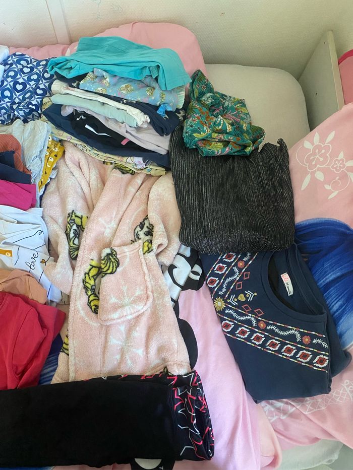 Lot vêtements fille 5 ans - photo numéro 4