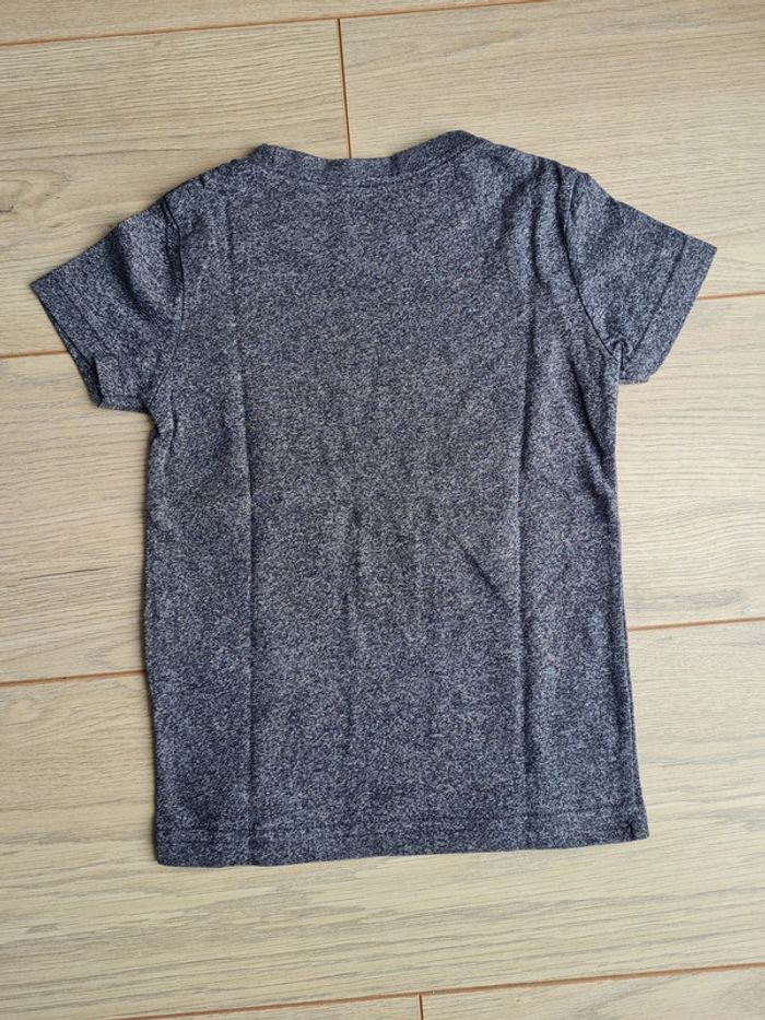 Tshirt gris dinosaure 3 ans - photo numéro 3
