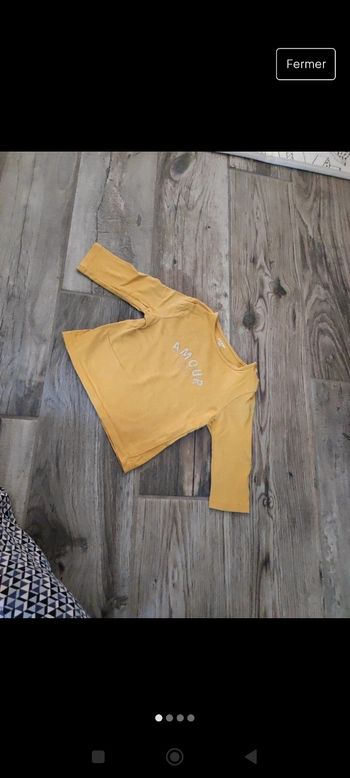 T-shirt Kiabi 6 mois moutarde paillettes