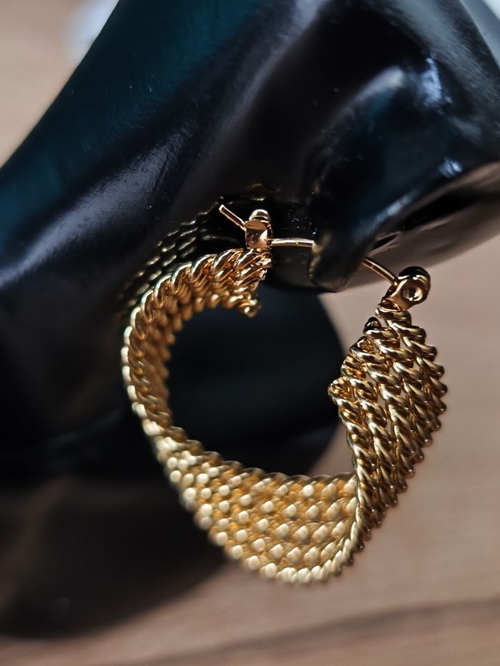 Boucles d'oreilles Élégante/earrings dorées/ gold acier inoxydable - photo numéro 2