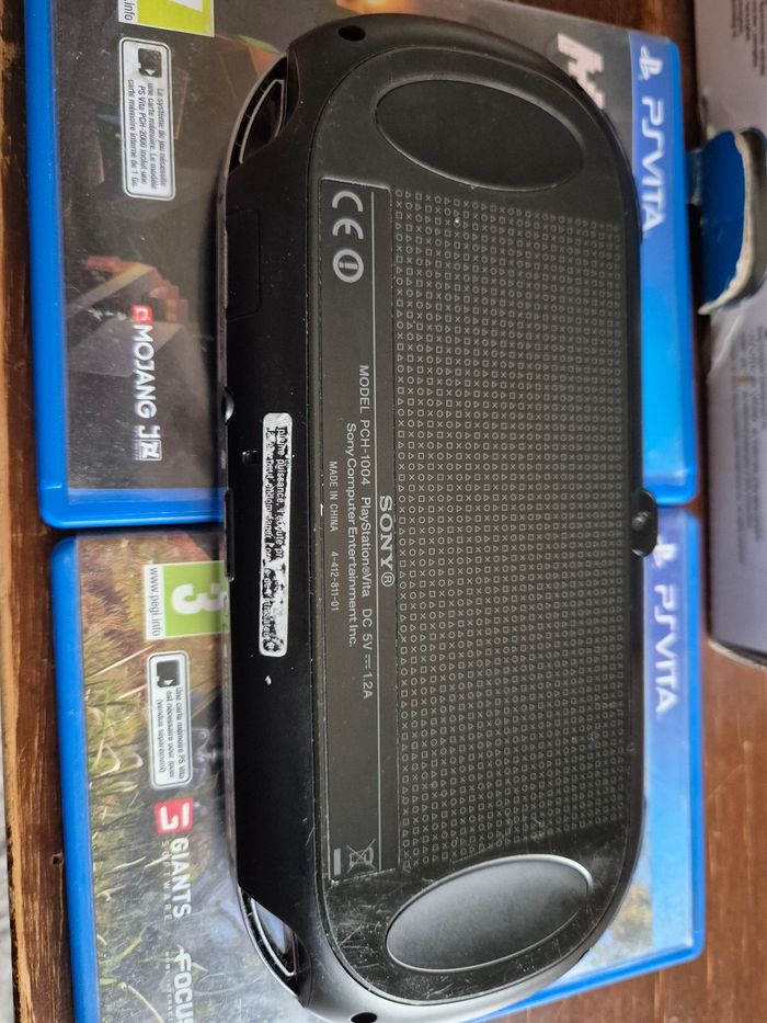 Console Sony ps vita en boite - photo numéro 5