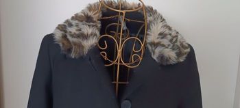Manteau noir,col fourrure "Léopard".