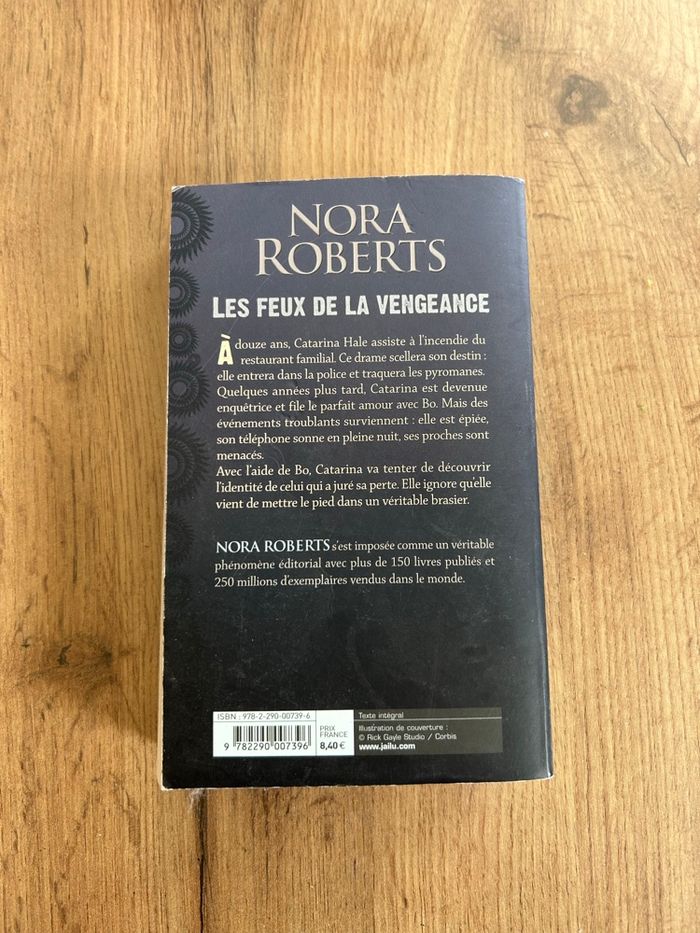 Nora Roberts - les feux de la vengeance - photo numéro 2