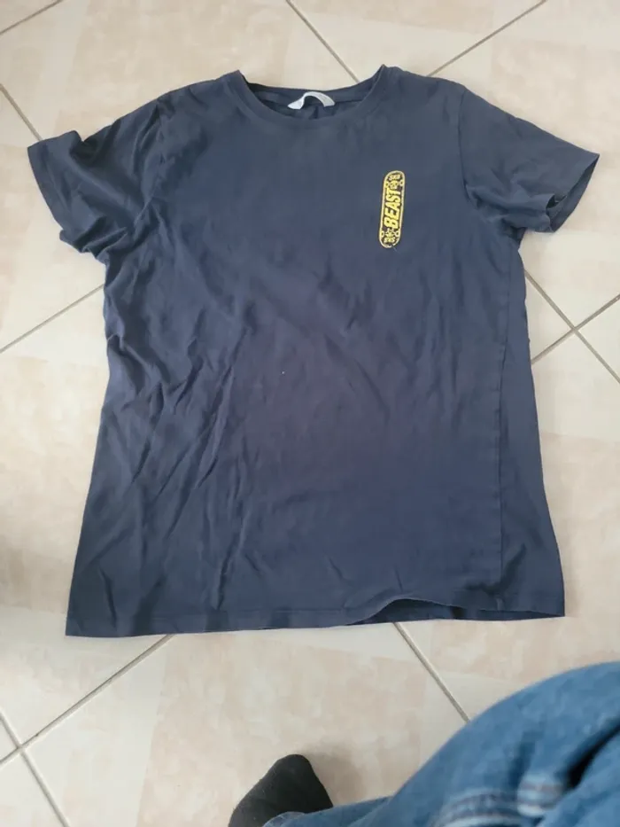 Tee-shirt taille 14 ans