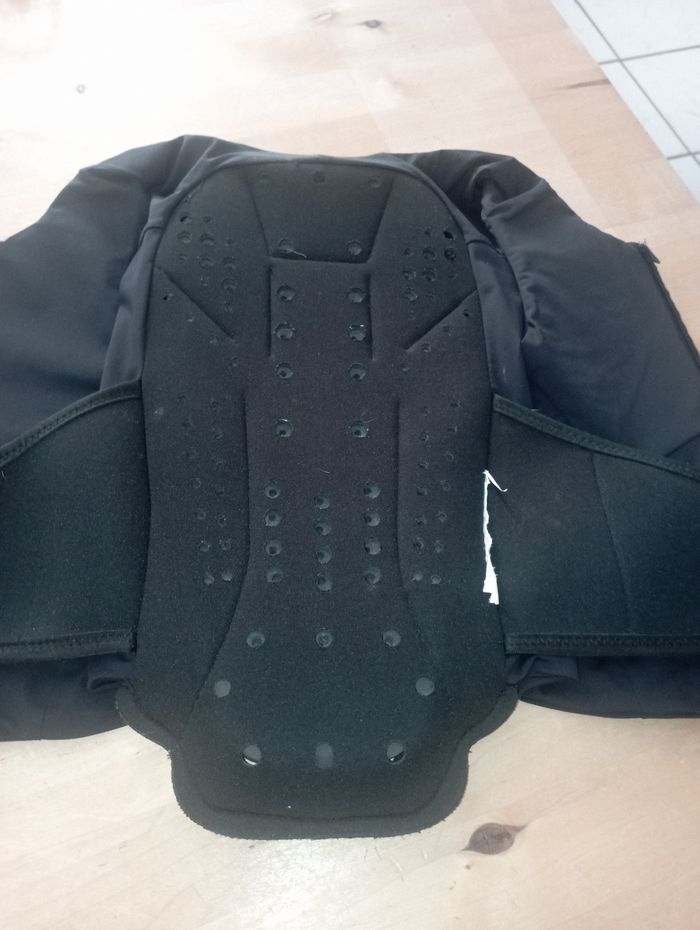 Gillet protege dos - photo numéro 5
