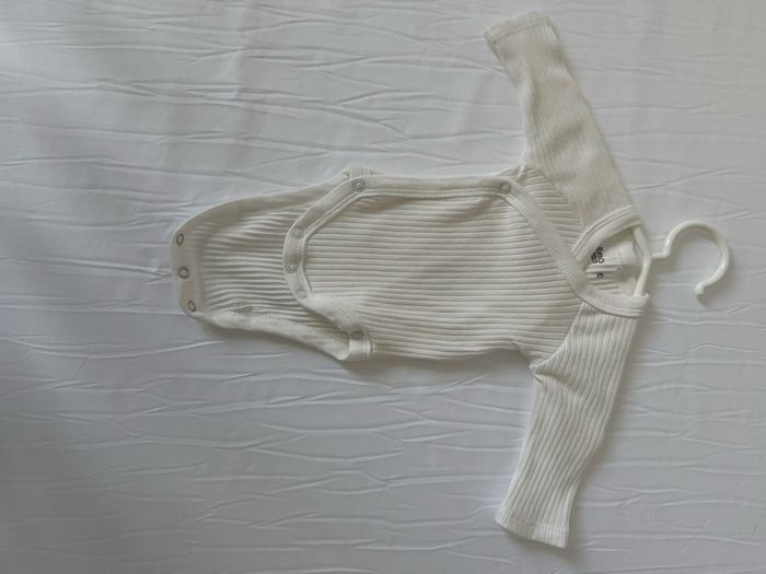 Lot pyjama et body - photo numéro 4