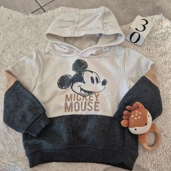 Sweat à capuche Mickey  Mouse disney taille 3ans