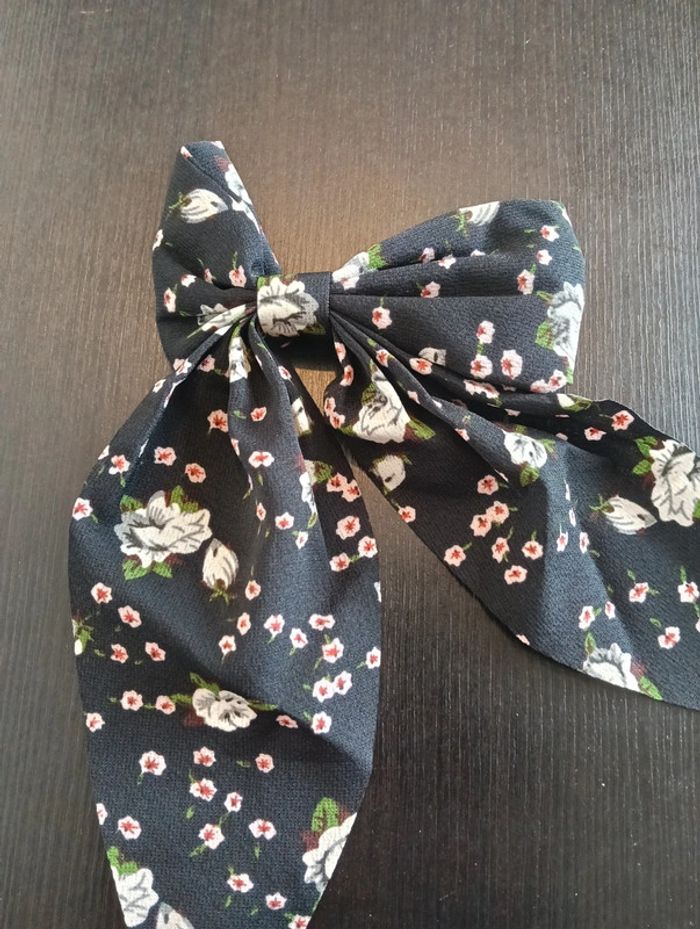 Grande Pince nœud papillon femme neuf