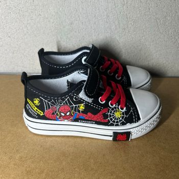 Basket en toile Spiderman taille 26