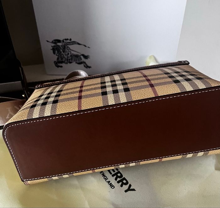 Sac burberry neuf modèle note - photo numéro 4