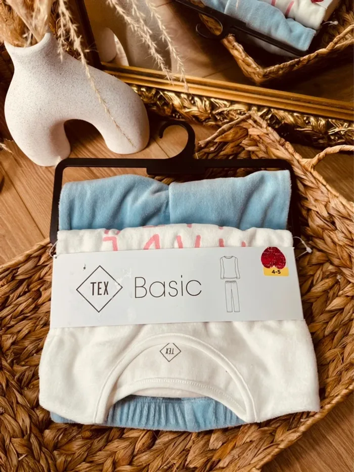Taille 4-5 ans pyjama 2 pièces velours fille Tex bleu blanc rose Neuf 🩷 - photo numéro 2