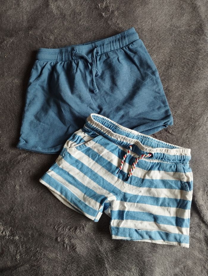 Lot shorts garçon 24 mois