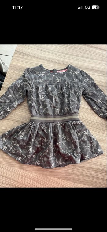 Robe manches longues tape à l’œil