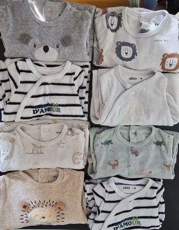 Lots de 8 pyjamas epais taille 1 mois