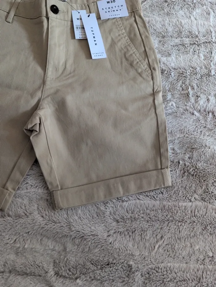 Short chino homme W30 neuf. Taille 40. Topman - photo numéro 2