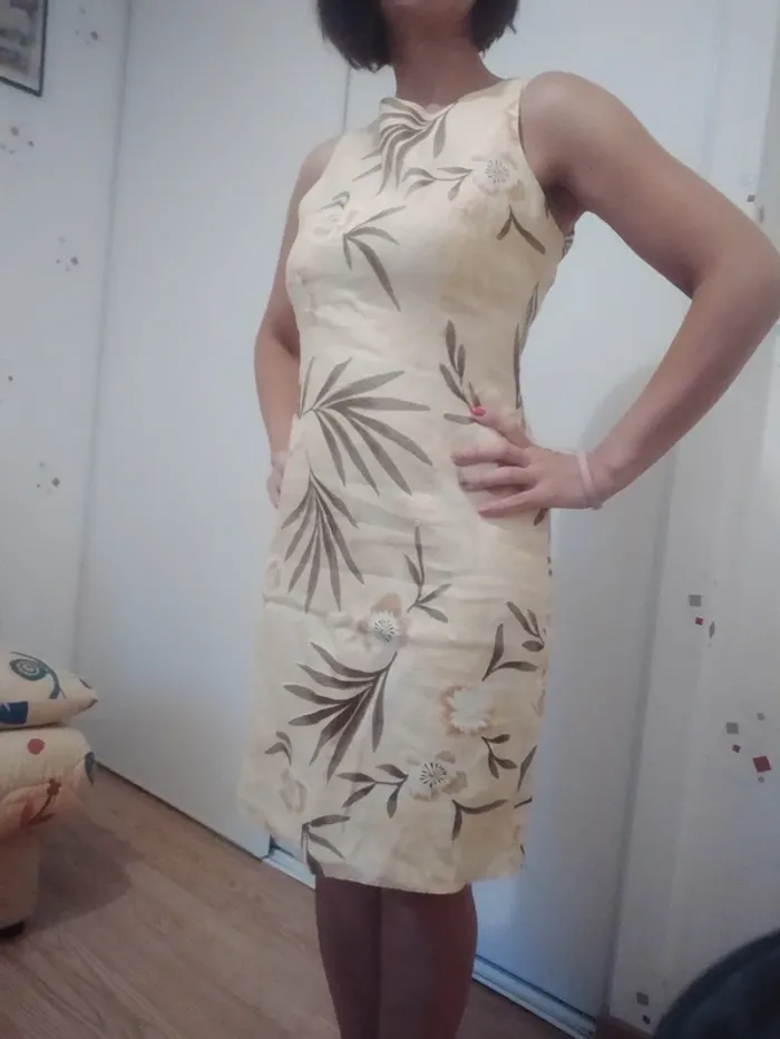 Robe. Femme . été. Fiorella Di verdi. Taille 36 - photo numéro 2
