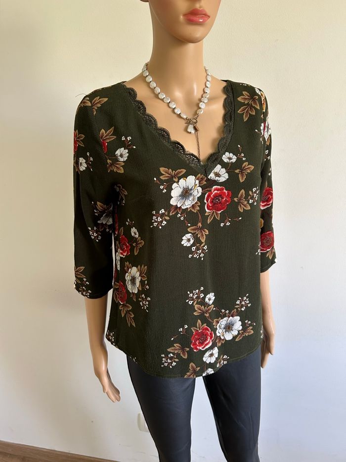 Blouse kaki et fleurie Noémie & Co taille S jamais portée - photo numéro 2