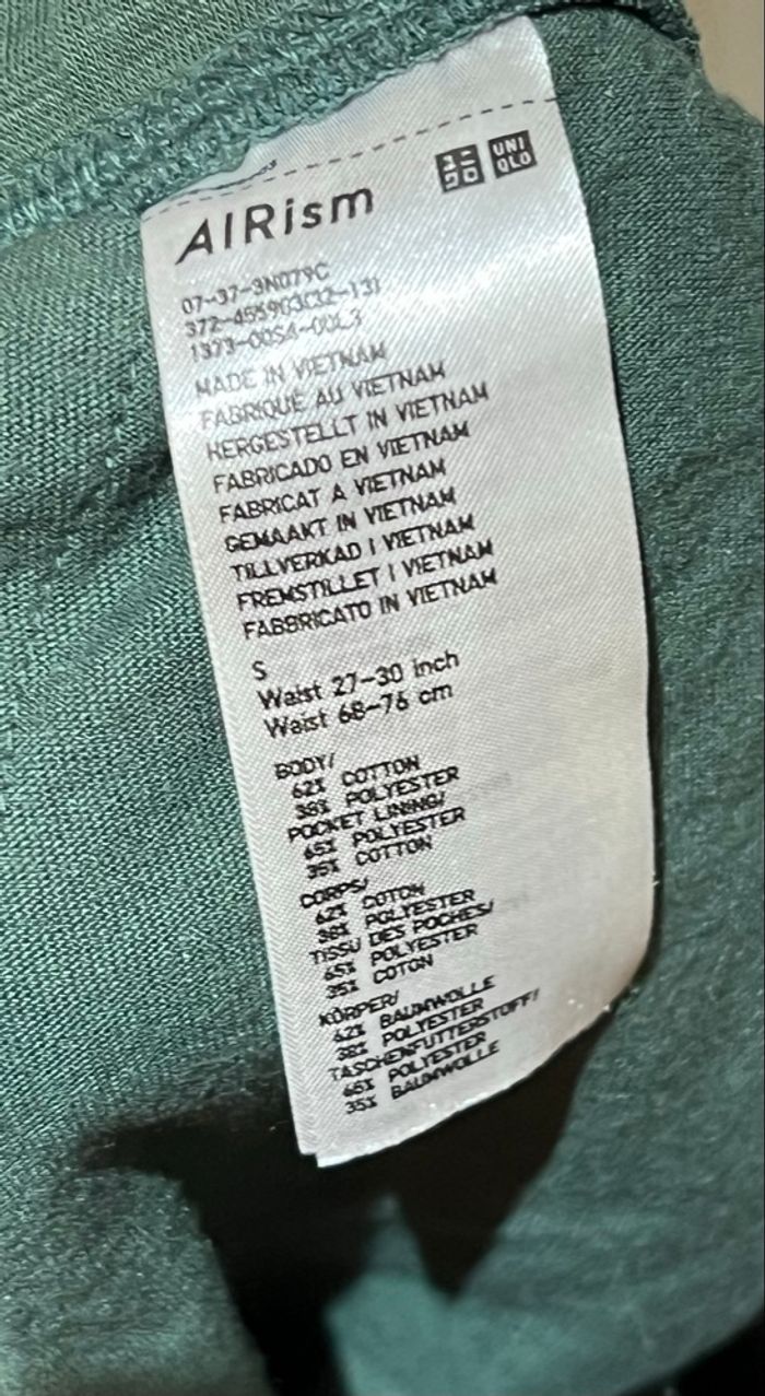 Short Uniqlo vert S Très bon état - photo numéro 2